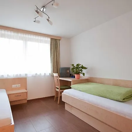 بيت ضيافة Taurer