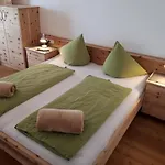 Taurer Vendégház 3*