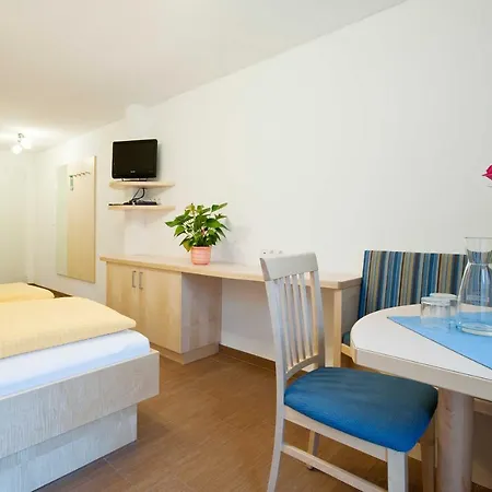 Guest house Landhaus Taurer 3*